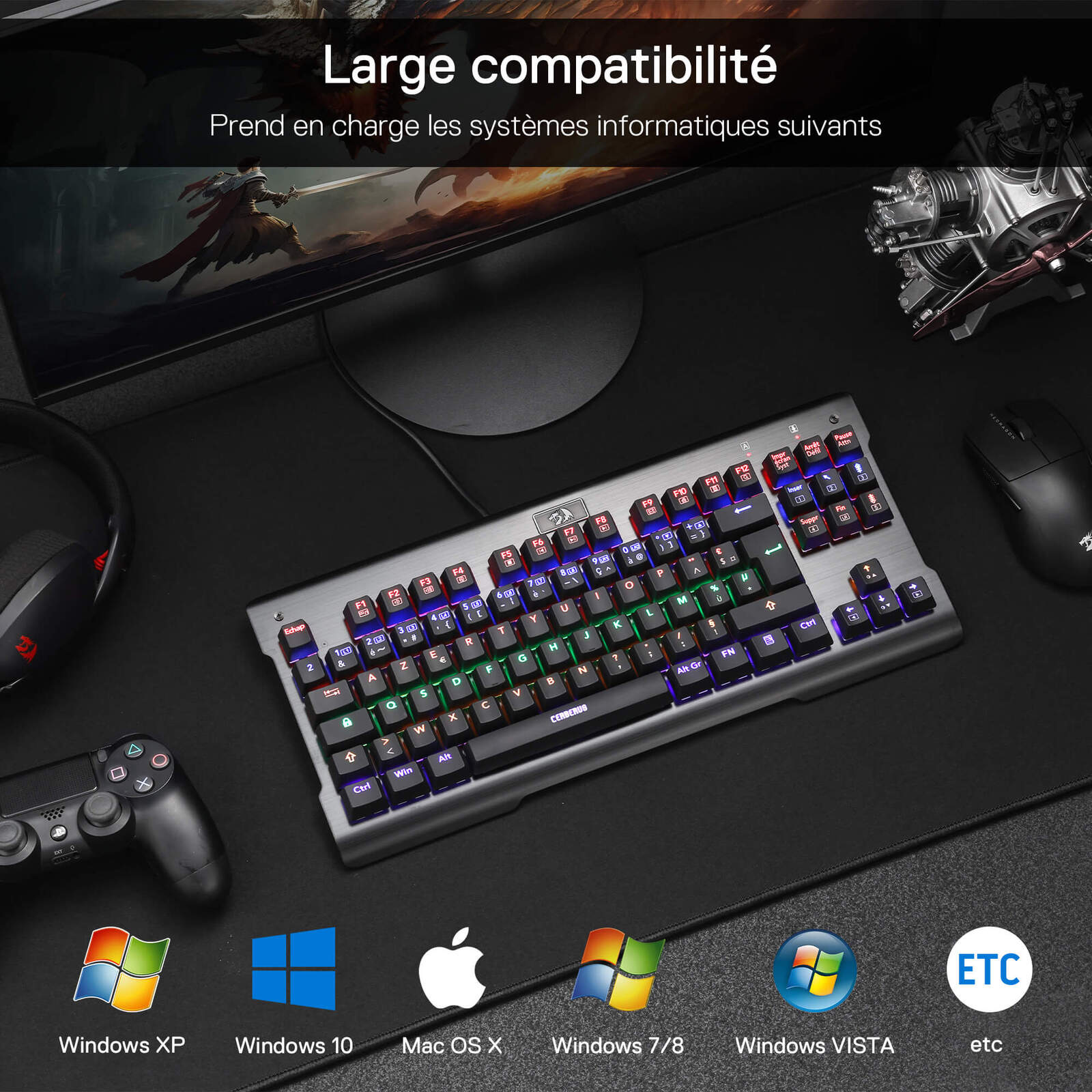 Le clavier est compatible avec de nombreux systèmes (Windows XP/7/8/10/Vista, Mac OS X), montré dans un setup de jeu complet avec une manette et un casque.