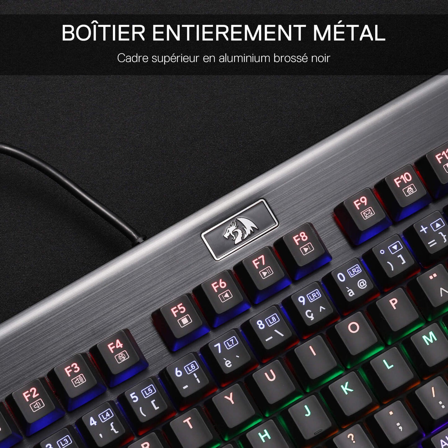Le clavier mécanique Redragon Cerberus présente son boîtier entièrement métallique en aluminium brossé noir, avec un éclairage RGB multicolore.